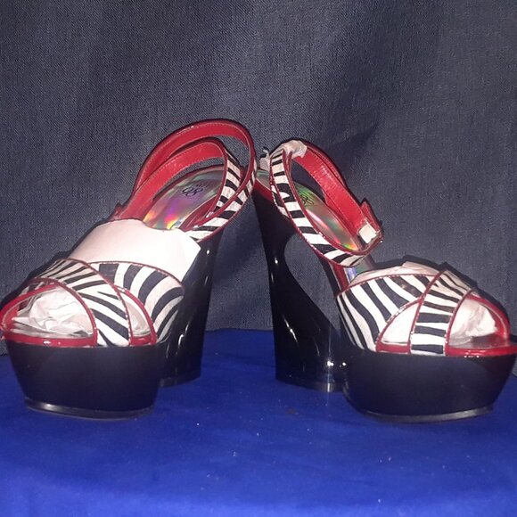 Espadrilles - Picture 1 of 7